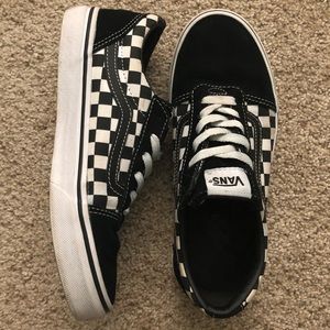 Youth size 5 Checkered Old Skool Vans